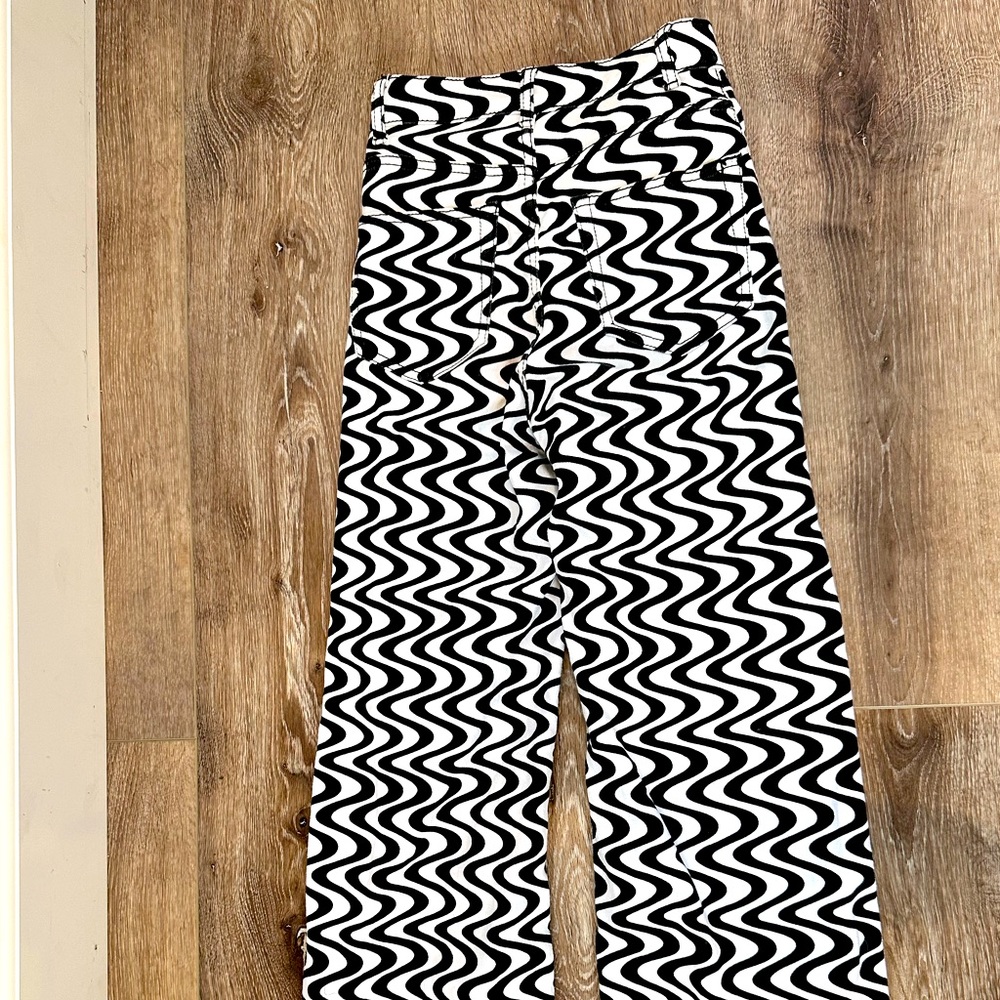 H&M black and white wide leg twill pants. Size 0